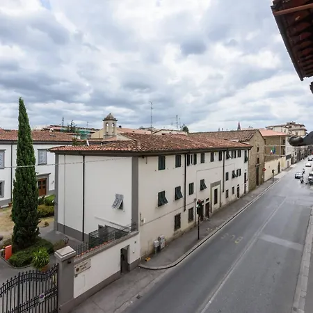 Florence- Oricellai Two Bedroom Apartment *
